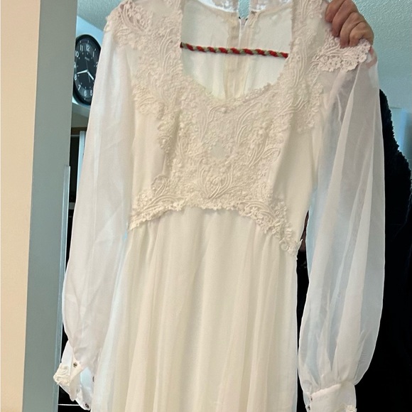 Vintage Wedding Dress - Picture 6 of 9